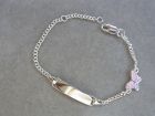 Zilveren naamplaat armbandje met roze/lila vlinder 13 tot 15 cm