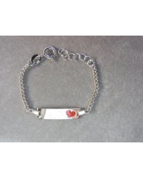 Plaat armband baby. Zilver met rood hartje op de plaat 