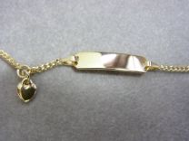 8 karaat peuter naamplaat armband met klein hartje eraan 12 tot 14 cm.