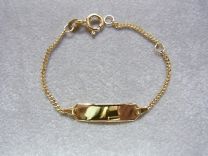 Gouden peuter/kinder naamplaat armbandje. Lengte 13 tot 15 cm.